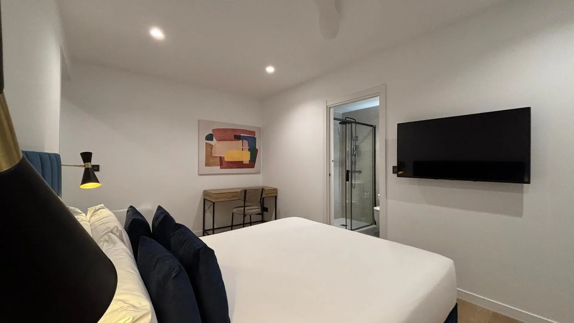 Arenal Suites Bilbao 2*,