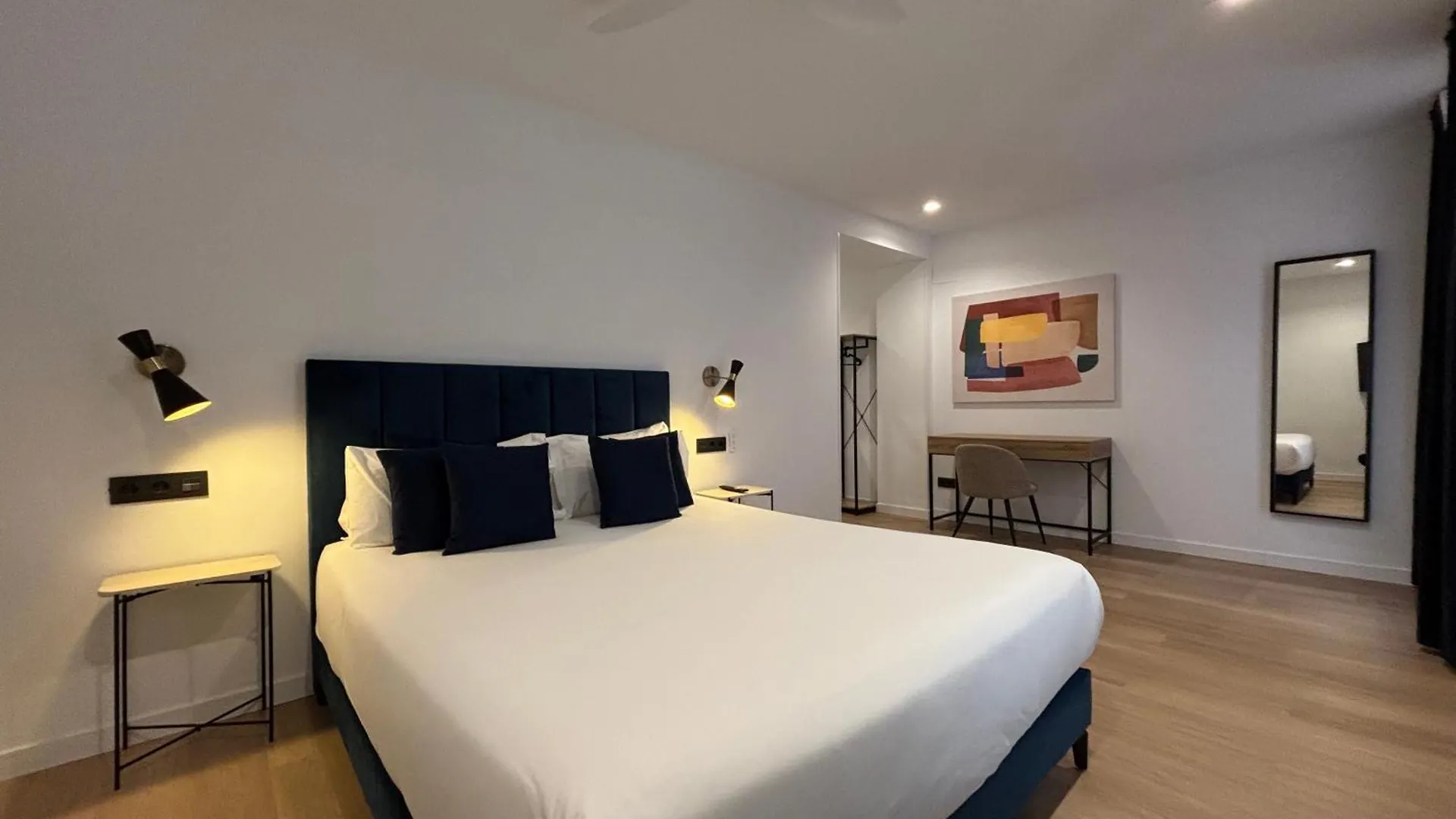 Arenal Suites Bilbao 2*,